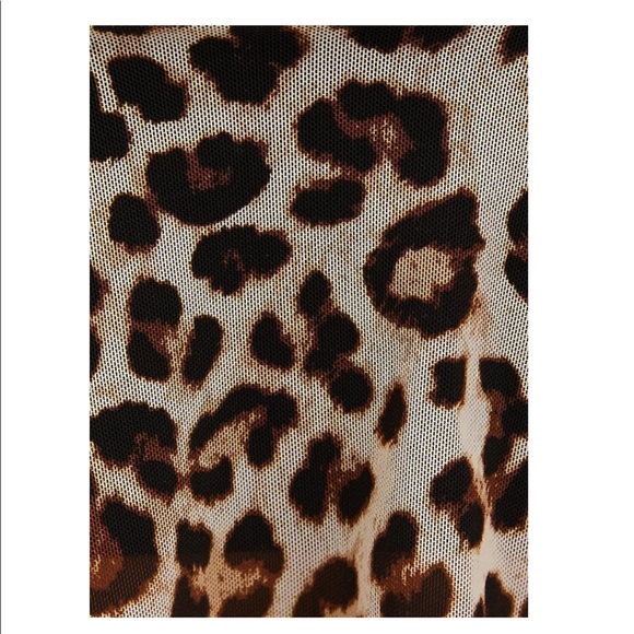 NWT TORRID LEOPARD WIRELESS V-FLOUNCE BIKINI TOP ROUCHED BOTTOM - Picture 5 of 10